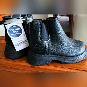 OshKosh B'Gosh unisex Chelsea Boots